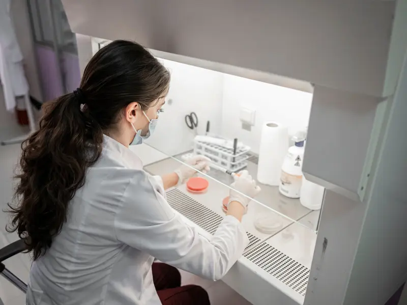 Die Behandlung mit einem Progesteron-Nachahmer plus Antiöstrogen verlangsamt das Tumorwachstum bei Brustkrebspatientinnen