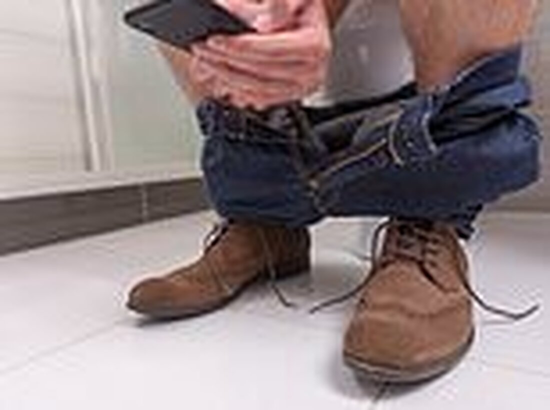 DR. ELLIE CANNON: Verstopfung ist ein häufiges Problem, aber Abführmittel werden normalerweise nicht langfristig empfohlen, da sie den Flüssigkeitshaushalt im Körper beeinträchtigen können. Quelle: Dailymail UK