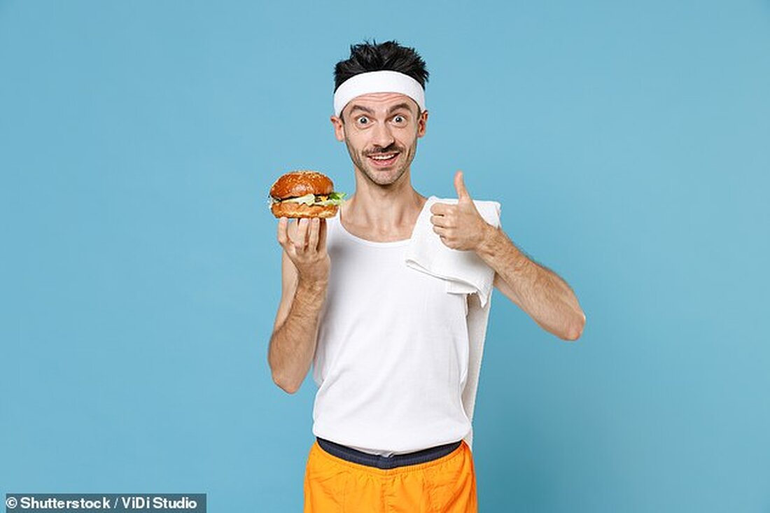 Lange dachte man, von Natur aus schlanke Menschen seien aktiver und könnten essen, was sie wollen Aber Forscher haben herausgefunden, dass das Gegenteil der Fall ist – sie trainieren tatsächlich weniger und essen weniger Schlanke Menschen machten 23 % weniger körperliche Aktivität und nahmen 12 % weniger Kalorien zu sich Schlanke Menschen trainieren nicht mehr als der Rest von uns – sie essen nur weniger, wie eine Studie nahelegt. Es wurde lange angenommen, dass sich von Natur aus schlanke Menschen mehr bewegen, damit sie essen können, was sie wollen. Aber Forscher haben herausgefunden, dass das Gegenteil der Fall ist – &hellip;