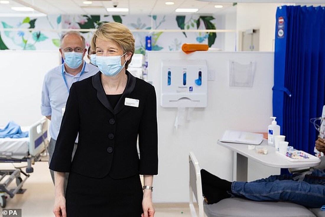 40 % der Stellen bei NHS Digital and Health Education England sollen gestrichen werden Der Schritt kommt, nachdem die Minister versprochen haben, die Verschwendung nach der Erhöhung der NHS-Finanzierung zu reduzieren Freiwillige Entlassungen werden in diesem Herbst angeboten, wobei die Stellen bis 2024 vollständig abgebaut werden Gesundheitschefs werden bis zu 8.000 NHS-Arbeitsplätze außerhalb der Frontlinie abbauen als Teil eines harten Vorgehens gegen „Verschwendung und Arbeit“ im Gesundheitswesen. Die Geschäftsführerin von NHS England, Amanda Pritchard, gab Pläne bekannt, bis 2024 zwischen 30 und 40 Prozent der Stellen bei einem Trio von Gesundheitsbehörden abzubauen. Durch den Umzug werden zwischen 6.000 und 8.000 &hellip;