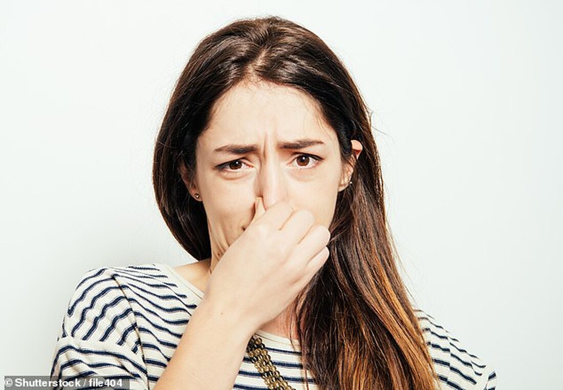 Kürzlich hatte ich eine Darmspiegelung. Trotz Sedierung war es die schmerzhafteste Prozedur, die ich je durchgemacht habe. Schlimmer noch, es hat mich mit schrecklichem Wind zurückgelassen. Ich bin ein ansonsten fitter und gesunder 80-Jähriger. Mein Hausarzt hat Probiotika vorgeschlagen. Name und Adresse zurückgehalten. Es tut mir leid, dass Sie während und nach der Darmspiegelung so extreme Beschwerden hatten. Die gute Nachricht ist, dass es keine Anzeichen einer Krankheit wie Krebs gab. Aber was Ihr aktuelles Problem betrifft, stimme ich Ihrem Hausarzt zu: Das hochgradig anstößige Gas, das Sie in Ihrem längeren Brief beschreiben, ist auf eine Störung des Mikrobioms zurückzuführen, &hellip;