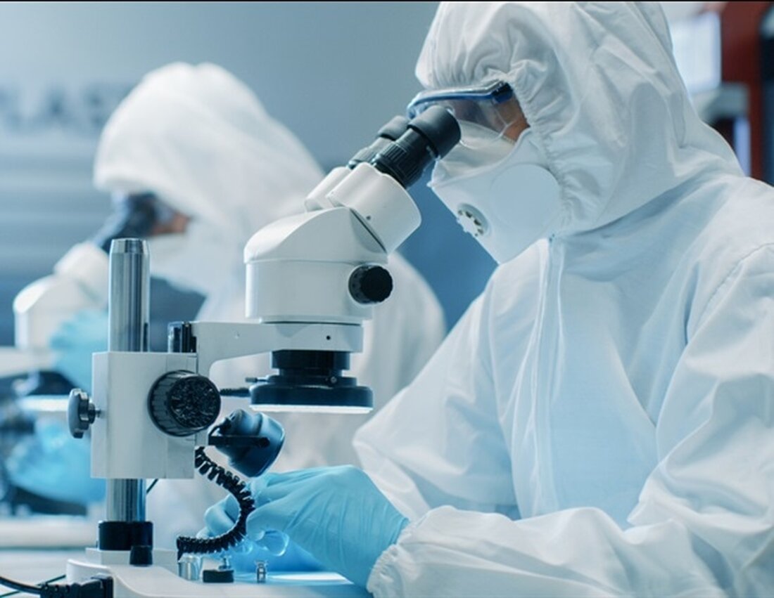 Das National Institute of Allergy and Infectious Diseases (NIAID), Teil der National Institutes of Health, vergab kürzlich mehr als 12 Millionen US-Dollar an drei Institutionen für die Entwicklung antiviraler Therapien zur Behandlung von Krankheiten, die durch Viren mit pandemischem Potenzial verursacht werden. NIAID kann über einen Zeitraum von fünf Jahren insgesamt etwa 61,5 Millionen US-Dollar vergeben, wenn alle Vertragsoptionen ausgeübt werden. Die neuen Produktentwicklungsverträge sind Teil des Antiviral Program for Pandemics (APP), das darauf abzielt, die Entdeckung, Entwicklung und Herstellung antiviraler Medikamente zu beschleunigen. Virostatika sind Behandlungen, die Virusinfektionen bekämpfen, indem sie direkt gegen das Virus wirken. Andere Arten von …