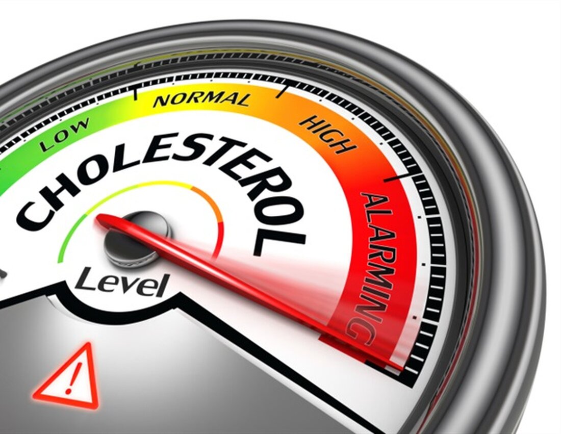 Sechs weit verbreitete Nahrungsergänzungsmittel, die zur Verbesserung der Herzgesundheit beworben werden, senkten LDL oder „schlechtes“ Cholesterin im Vergleich zu einem üblichen niedrig dosierten Statin oder Placebo nicht wirksam, so die neuesten wissenschaftlichen Ergebnisse, die heute auf den Scientific Sessions 2022 der American Heart Association vorgestellt wurden. Das Treffen, das vom 5. bis 7. November 2022 persönlich in Chicago und virtuell abgehalten wird, ist ein erstklassiger globaler Austausch über die neuesten wissenschaftlichen Fortschritte, Forschungsergebnisse und evidenzbasierten Aktualisierungen der klinischen Praxis in der kardiovaskulären Wissenschaft. Laut einer Marktforschungsanalyse aus dem Jahr 2020 geben Amerikaner jährlich schätzungsweise 50 Milliarden US-Dollar für Nahrungsergänzungsmittel aus, &hellip;