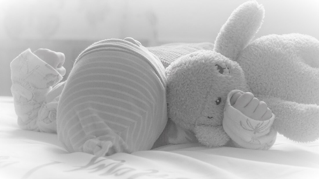 Vorsorgeuntersuchungen: Was Wann und Warum? In einer schnelllebigen Welt, in der Zeit ein kostbares Gut ist, vernachlässigen viele Menschen ihre Gesundheit. Regelmäßige Vorsorgeuntersuchungen sind jedoch von großer Bedeutung, um mögliche Krankheiten frühzeitig zu erkennen und erfolgreich zu behandeln. In diesem Artikel werden wir erläutern, welche Untersuchungen für wen empfohlen werden, wann diese durchgeführt werden sollten und warum sie so wichtig sind. Warum sind Vorsorgeuntersuchungen wichtig? Vorsorgeuntersuchungen spielen eine entscheidende Rolle bei der Früherkennung von Krankheiten. Oftmals können Erkrankungen in einem frühen Stadium leichter behandelt oder sogar geheilt werden. Durch regelmäßige Untersuchungen kann das Risiko schwerwiegender gesundheitlicher Probleme reduziert und die …