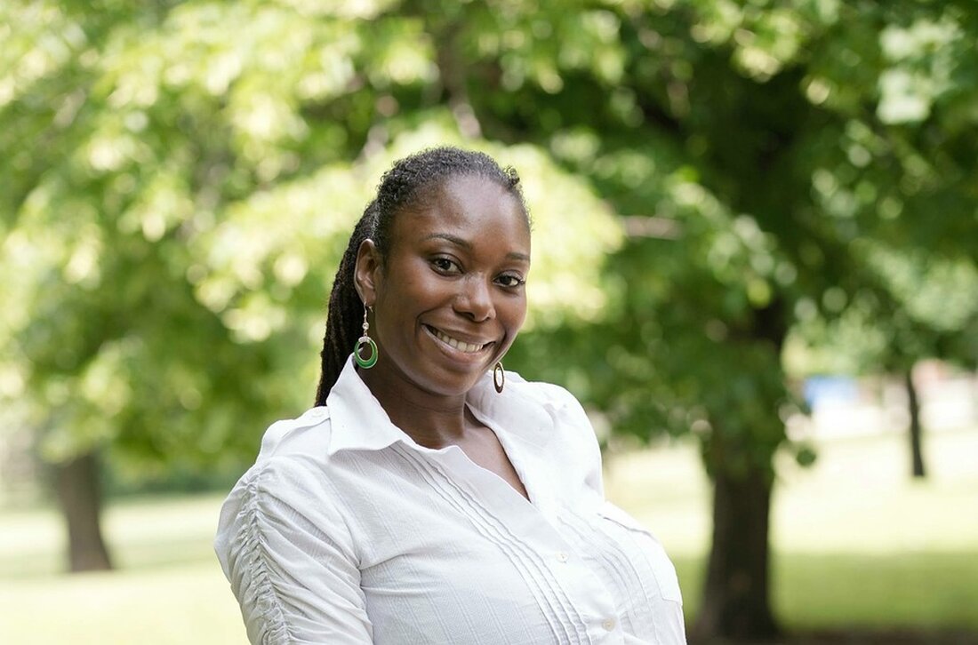 Chiropraktik: Wirksamkeit und Risiken Die Chiropraktik ist eine alternative Therapiemethode, die sich auf die Diagnose, Behandlung und Prävention von Erkrankungen des Bewegungsapparates konzentriert. Sie basiert auf der Annahme, dass Störungen des Nervensystems zu verschiedenen gesundheitlichen Problemen führen können. In diesem Artikel werden wir uns mit der Wirksamkeit und den Risiken der Chiropraktik auseinandersetzen. Was ist Chiropraktik? Chiropraktiker sind ausgebildete Spezialisten, die durch Manipulationen und Anpassungstechniken das Gleichgewicht des Körpers wiederherstellen möchten. Die Grundlage ihrer Arbeit ist das Verständnis dafür, wie sich Wirbelsäule und Nervensystem gegenseitig beeinflussen. Wie funktioniert die chiropraktische Behandlung? Bei einer chiropraktischen Sitzung untersucht der Therapeut zunächst den …