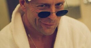 Bruce Willis (im Bild), 67, die Hollywood-Legende und Kultstar unter anderem aus der „Die Hard“-Filmreihe, hat sich von der Schauspielerei zurückgezogen, nachdem bei ihm Aphasie diagnostiziert wurde, wie seine Familie am Mittwoch mitteilte.  Der Zustand kann die Fähigkeit einer Person beeinträchtigen, die Sprache anderer zu sprechen, zu schreiben und zu verstehen.  Über das Ausmaß der Diagnose machte seine Familie keine Angaben