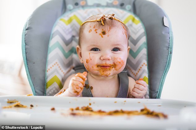 Eine Umfrage über im Vereinigten Königreich verkaufte Babynahrung ergab eine Reihe besorgniserregender Trends in Bezug auf die Art und Weise, wie sie beworben werden, was die Autoren dazu veranlasste, zu sagen, dass neue Eltern mit einem Preis-Leistungs-Verhältnis konfrontiert sind