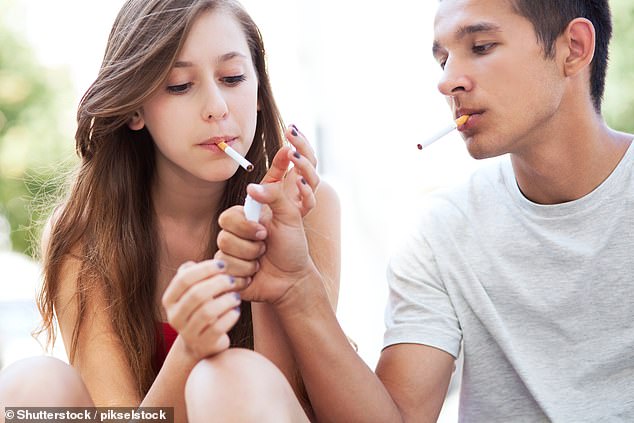 Der Tabak- und Nikotinkonsum von Teenagern hat in den letzten Jahren zugenommen und damit den jahrelangen Abwärtstrend umgekehrt