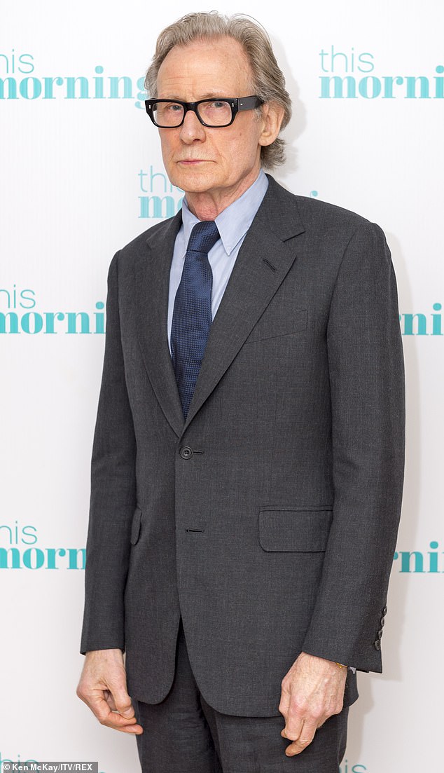 Unter den Betroffenen ist auch der Schauspieler Bill Nighy (oben).  Britische Mediziner, die die Anwendung von Adalimumab bei Handdeformitäten testeten, sagten, sie seien von der Wirksamkeit des Medikaments erstaunt.  Das Medikament ist ein starker Entzündungshemmer, der bereits häufig zur Behandlung von rheumatoider Arthritis eingesetzt und alle drei Monate als Injektion verabreicht wird