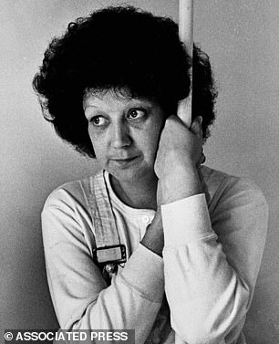 Norma McCorvey, bekannt als „Jane Roe“, ist im Januar 1983 abgebildet. Ein Jahrzehnt zuvor hatte sie einen wegweisenden Abtreibungsfall gewonnen – aber das Baby, das sie abtreiben wollte, Shelley Lynn Thornton, wurde geboren, bevor der Fall abgeschlossen war