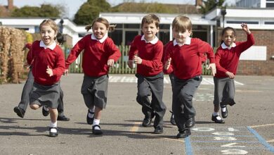 Kinder bewegen!  Experten sagen, dass aktivere Kinder in ihrem mittleren Alter bessere kognitive Fähigkeiten haben und dies sie vor Demenz schützen könnte