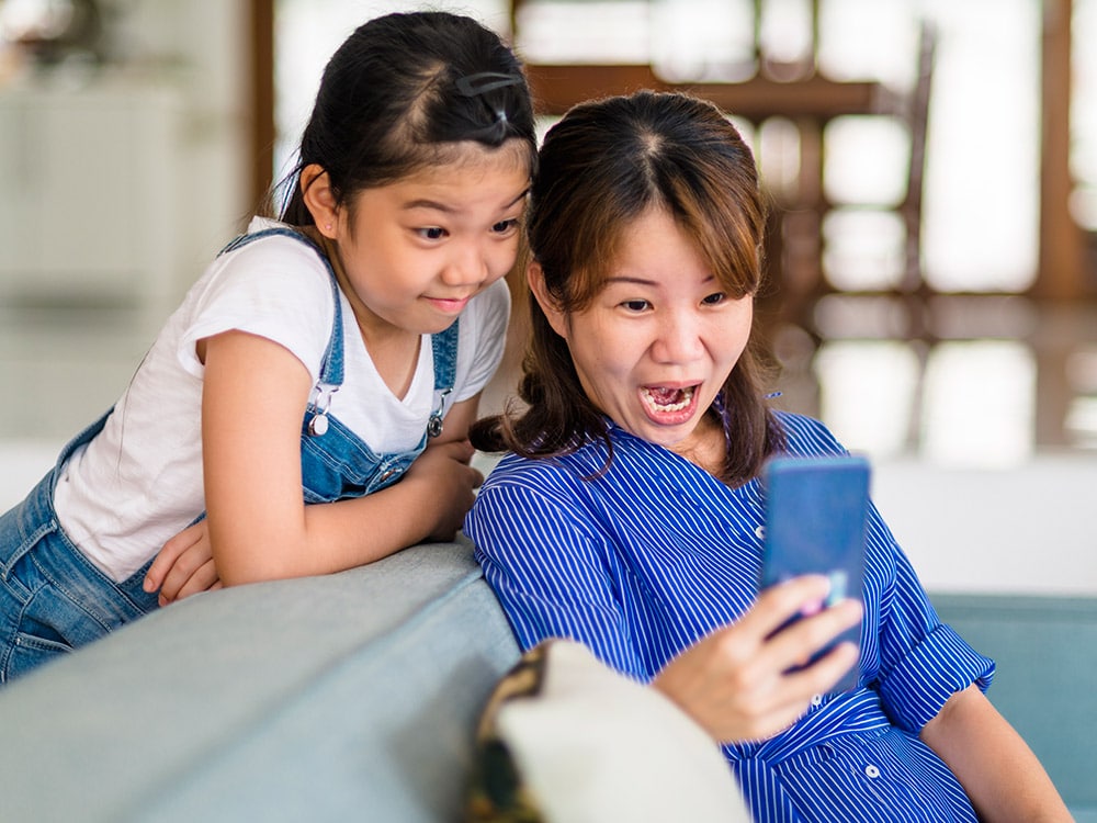 Eltern eines Kindes mit Autismus: 11 Tipps zur Förderung der Akzeptanz von Autismus