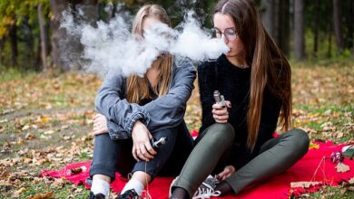Experten sind sich einig, dass Verbote zur Reduzierung des in Zigaretten verfügbaren Nikotins dazu beitragen können, das Rauchen zu reduzieren, sind jedoch bei Verboten für E-Zigaretten geteilter Meinung