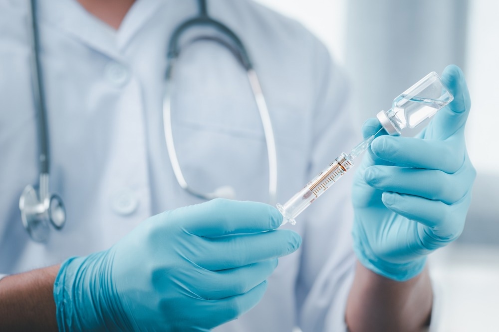 Studie: Bewertung der Anwendung dosissparender Impfstrategien für Affenpocken. Bildnachweis: LookerStudio/Shutterstock Studie: Bewertung der Anwendung dosissparender Impfstrategien für Affenpocken. Bildnachweis: LookerStudio/Shutterstock
