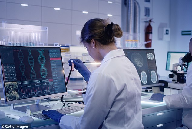 Wissenschaftler der Harvard University sagen, sie hätten einen „Basiseditor“ entwickelt, mit dem fehlerhafte Gene herausgeschnitten und ersetzt werden können.  Es muss noch am Menschen getestet werden (Archivbild)